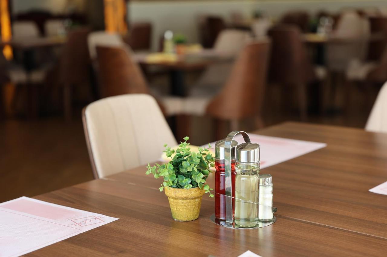 Hotel Happy Dimitrovgrad Luaran gambar